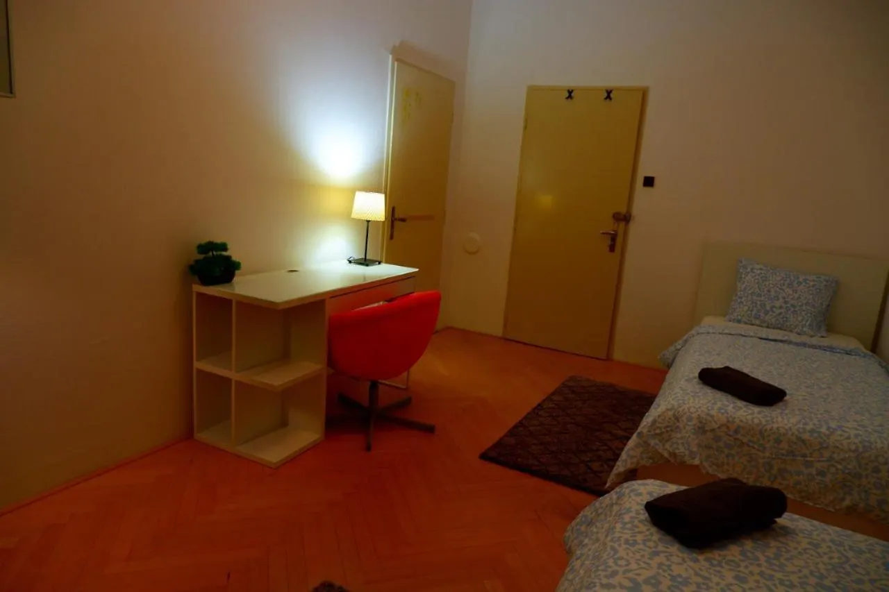 Rooms Udolni - Cerveny Kostel Brno 0*,
